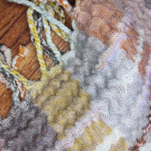 100% Wool embroidered Scarf Wrap - Picture 3 of 8